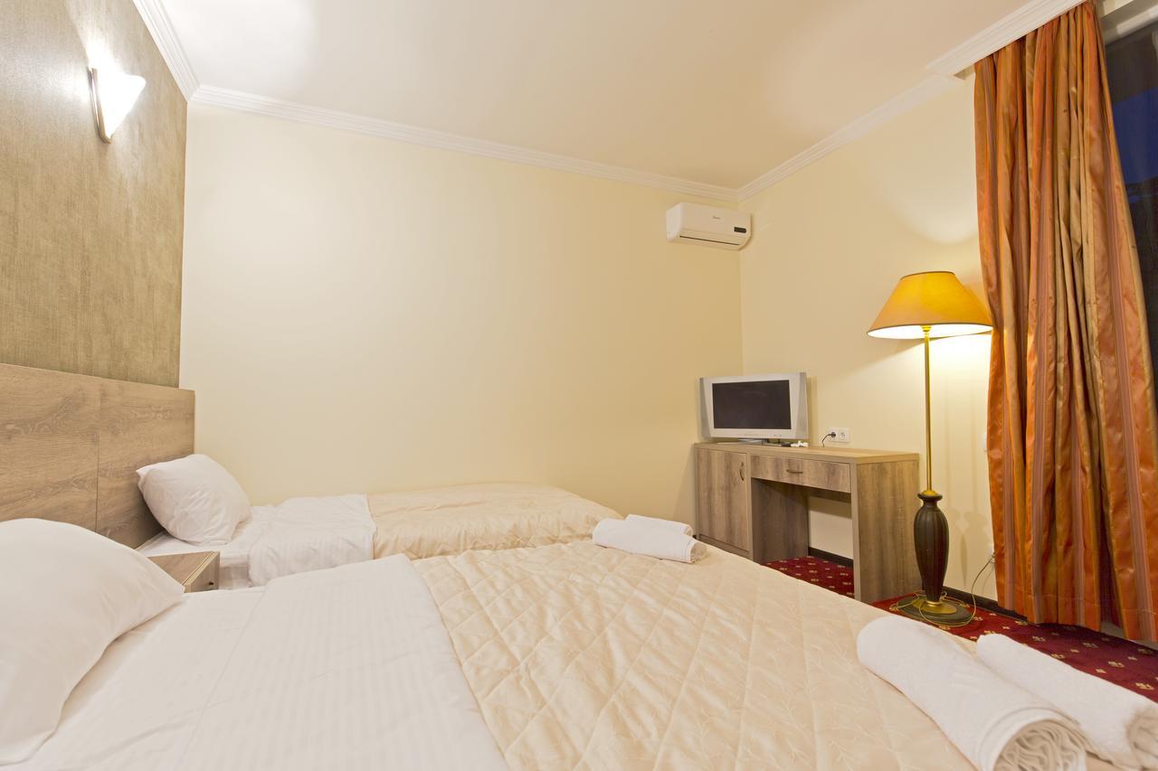 Orange Hotel Gonio Exterior photo